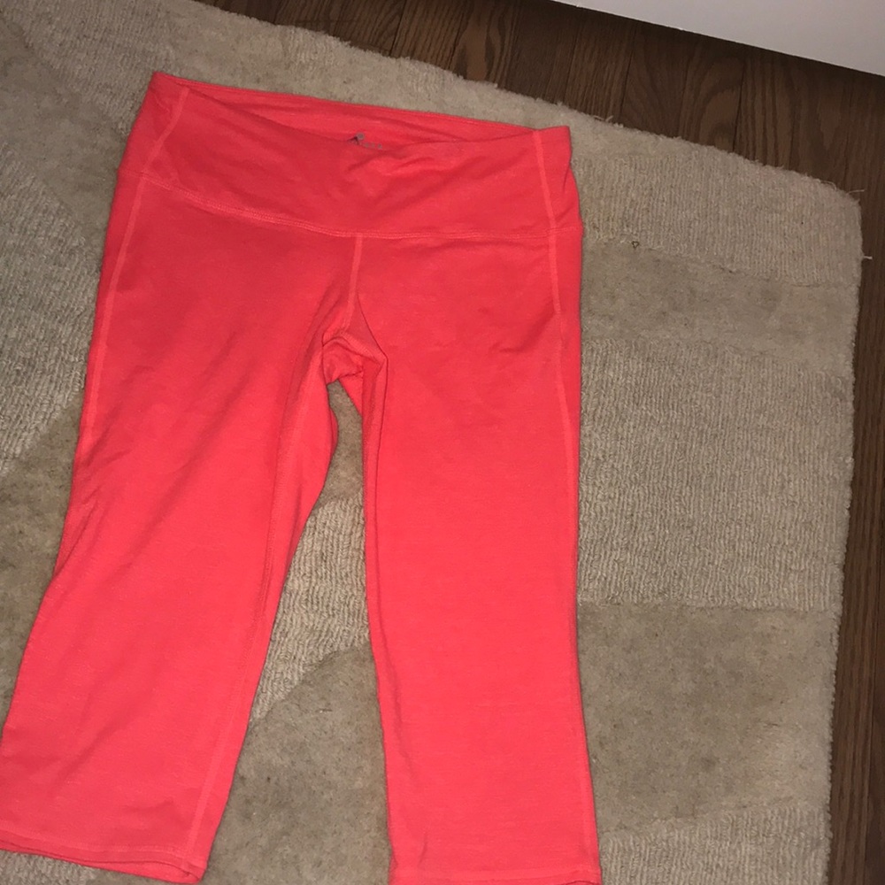 NWOT Athleta Crops